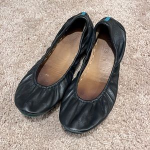Black Tieks ballet flats